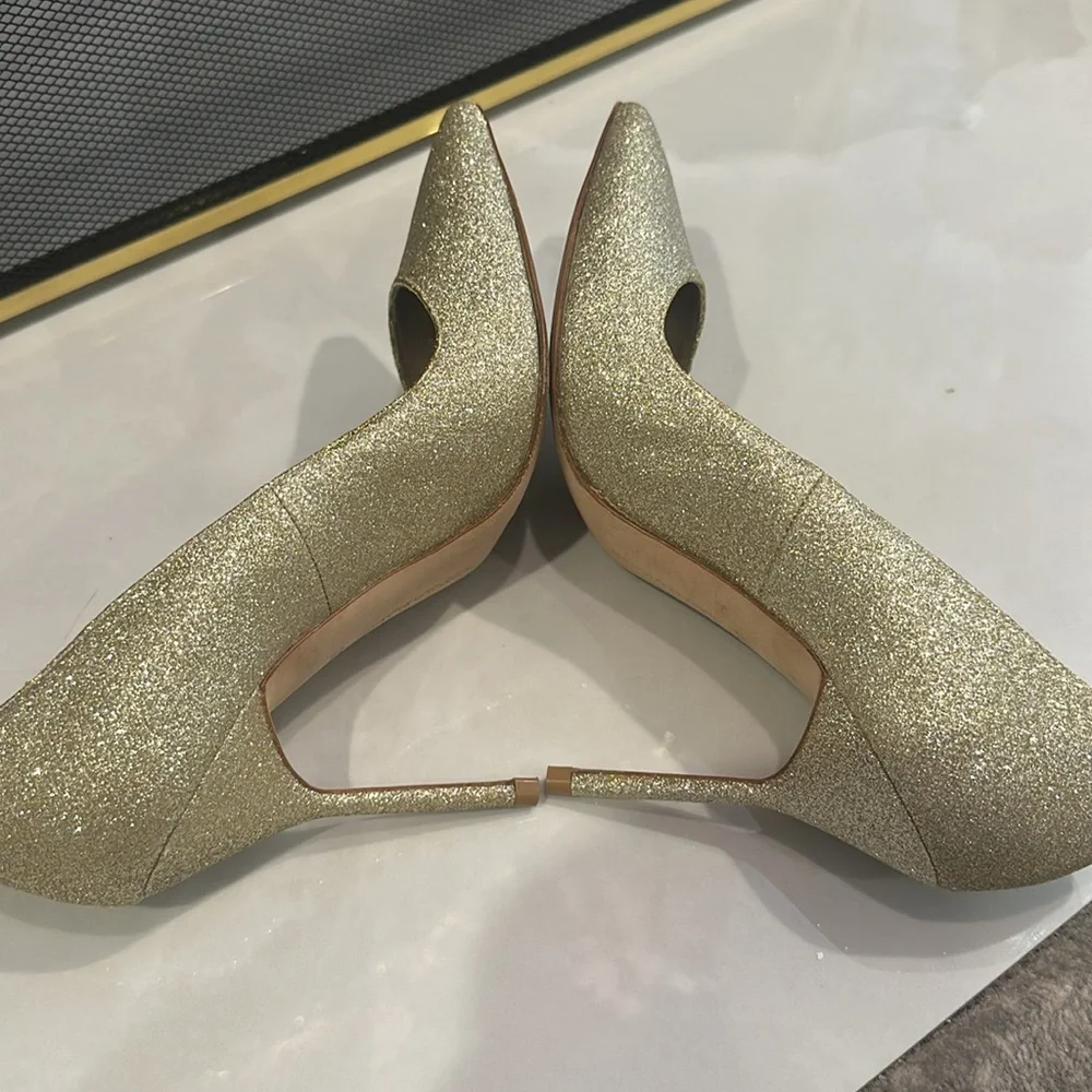 Manolo Blahnik Gold Women's Shoes l